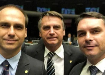 Ações de filhos justificaram derrotas jurídicas e prisão de Bolsonaro? relembre fatos