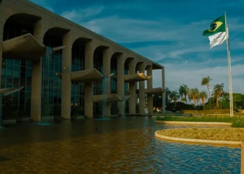 Ministério da Justiça faz 58 sugestões para corrigir PL Antifacção de Derrite