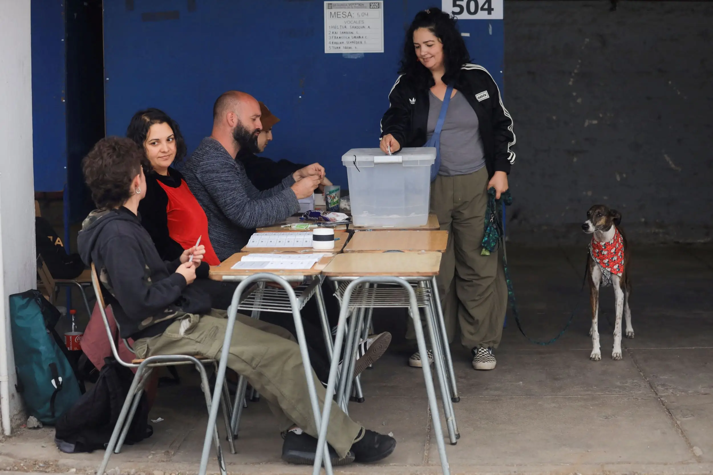 2025-12-14T140612Z_2047582873_RC2BGIAGYVML_RTRMADP_3_CHILE-ELECTION.jpg