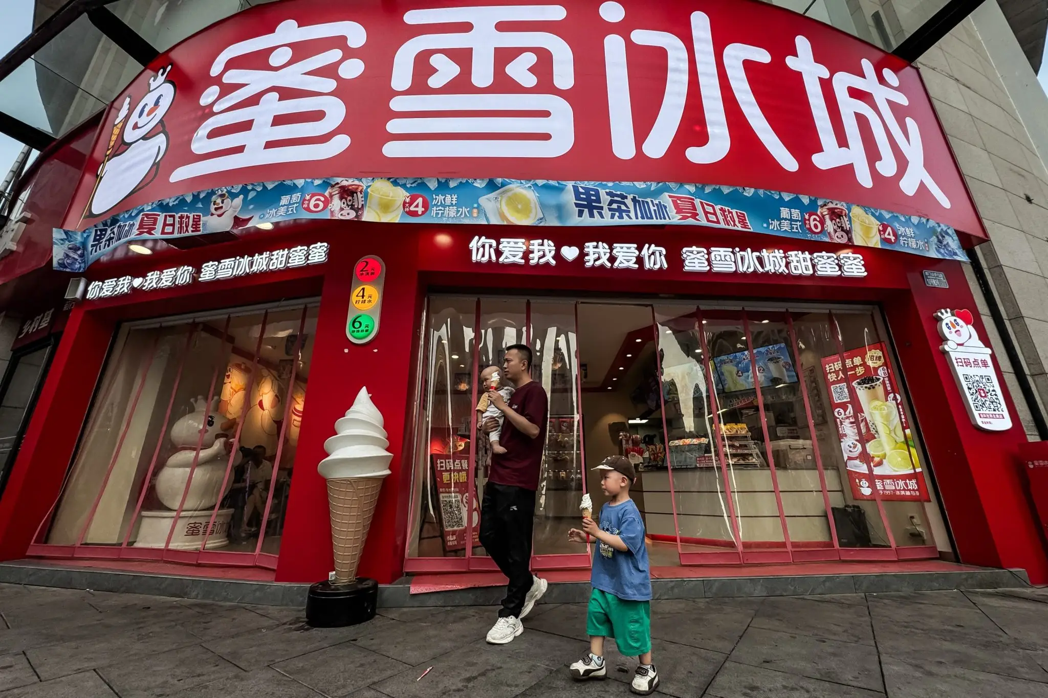 A-CHINESE-ICE-CREAM-CHAIN-POWERED-BY-SUPER-CHEAP-CONES-NOW-HAS-MORE-OUTLETS-THAN-MCDONALDS.jpg