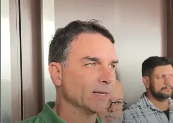 Candidatura de Flávio Bolsonaro, Focus e dados da China marcam a sessão desta 2ª