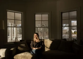 O ritual de humilhação da mulher no show do Coldpay — e o que ela tem a dizer