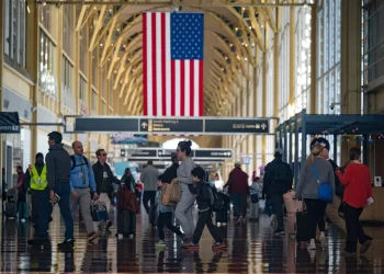 EUA sentem os efeitos do fechamento migratório um ano após ofensiva de Trump