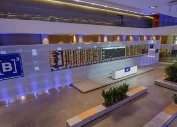 O que fez o Ibovespa subir 30% em reais e 50% em dólares no ano de 2025?