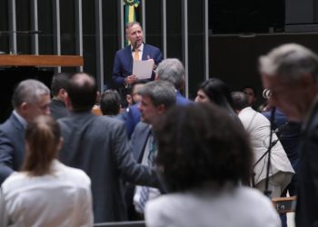 Câmara aprova projeto que reduz benefícios fiscais federais e aumenta tributação de bets e fintechs – Notícias