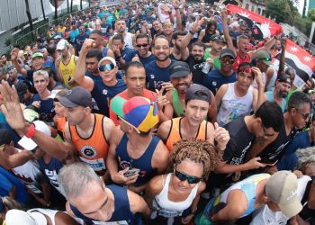 Com disposição e alegria, corredores anônimos agitam a São Silvestre