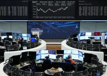 Ibovespa próximo da máxima, dólar cede e bolsas dos EUA seguem fortes: o que esperar?