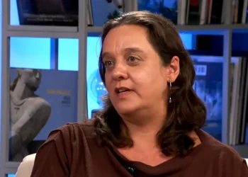 Sucesso no mercado raramente é linear, mostra livro da série Fora da Curva