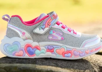 Maior franqueadora da Skechers no Brasil fecha 3 lojas em meio a conflito com a marca