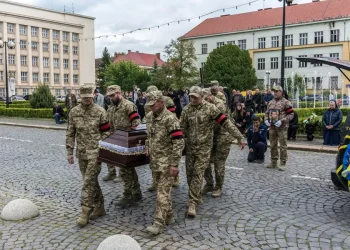 Número de baixas na guerra Rússia-Ucrânia se aproxima de 2 milhões, aponta estudo