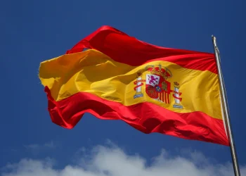 como brasileiros podem exercer a profissão na Espanha?