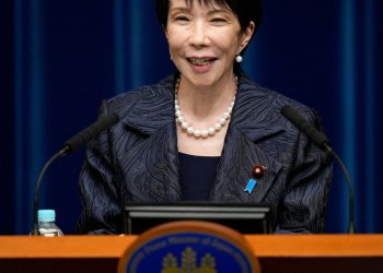 Sanae Takaichi obtém vitória eleitoral histórica no Japão