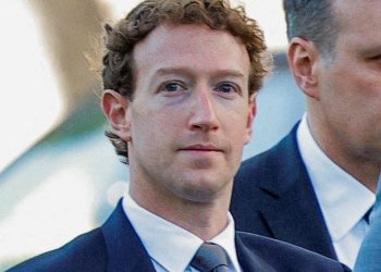 Zuckerberg nega desenvolver redes sociais para viciar jovens em telas