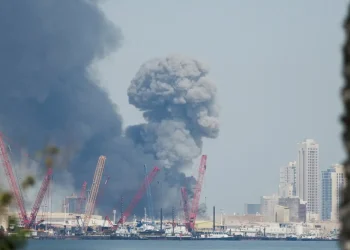 Irã lança contra-ataques pelo Oriente Médio e tem bases dos EUA e aliados como alvo