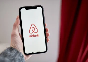 Alugou casa ou Airbnb no Carnaval? Veja o que o seguro cobre em estadias curtas