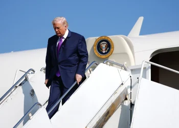 Trump considera ataque direcionado ao Irã, seguido de ofensiva maior