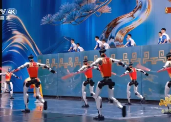 Robôs humanóides chineses chamam atenção no espetáculo do Ano Novo Lunar