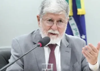 Celso Amorim defende reciprocidade se UE aplicar salvaguardas a exportações do Brasil