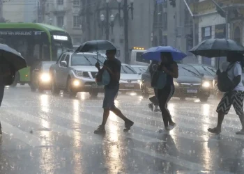 Defesa Civil alerta para chuva forte com risco de granizo e ventos em SP até terça