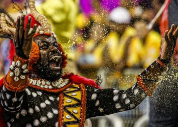 Primeiro dia de carnaval em SP tem estreante, campeã e vice de 2025