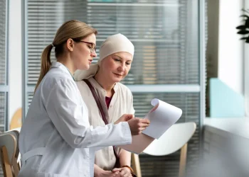 Brasil deve ter 781 mil novos casos de câncer por ano entre 2026 e 2028, estima Inca