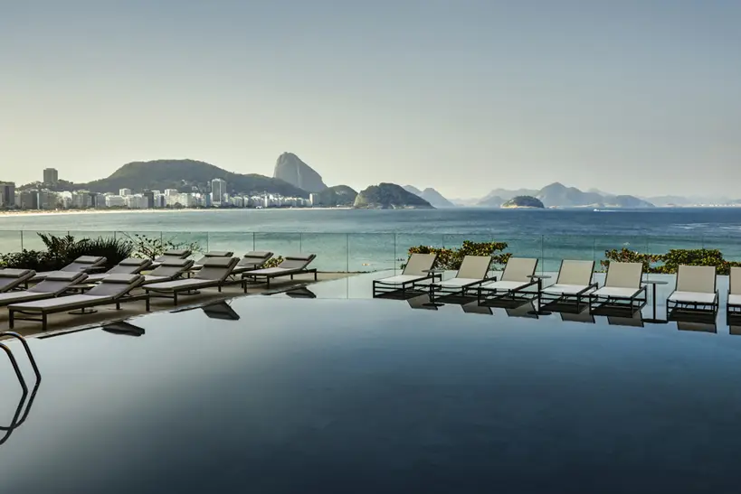 vista-piscina-fairmont-copacabana.png