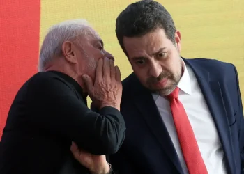 PSOL recusa federação com PT para eleições de 2026