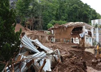 Buscas em Juiz de Fora estão encerradas; moradores seguem fora de casa
