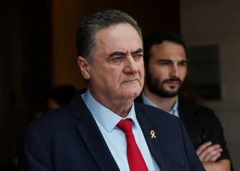 Israel anuncia que “intensificará significativamente” seus ataques contra o Irã