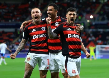 Flamengo pode bater R$ 467,6 milhões em valor de uniforme graças a patrocínios