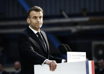 França promete reforçar arsenal nuclear em meio a incertezas sobre EUA