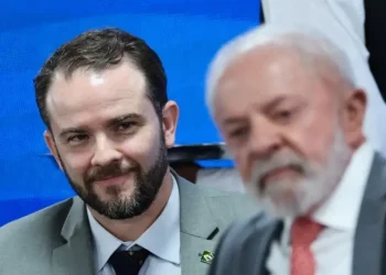 Haddad deixa Fazenda para eleição em SP, e Durigan assume em cenário de tensão fiscal