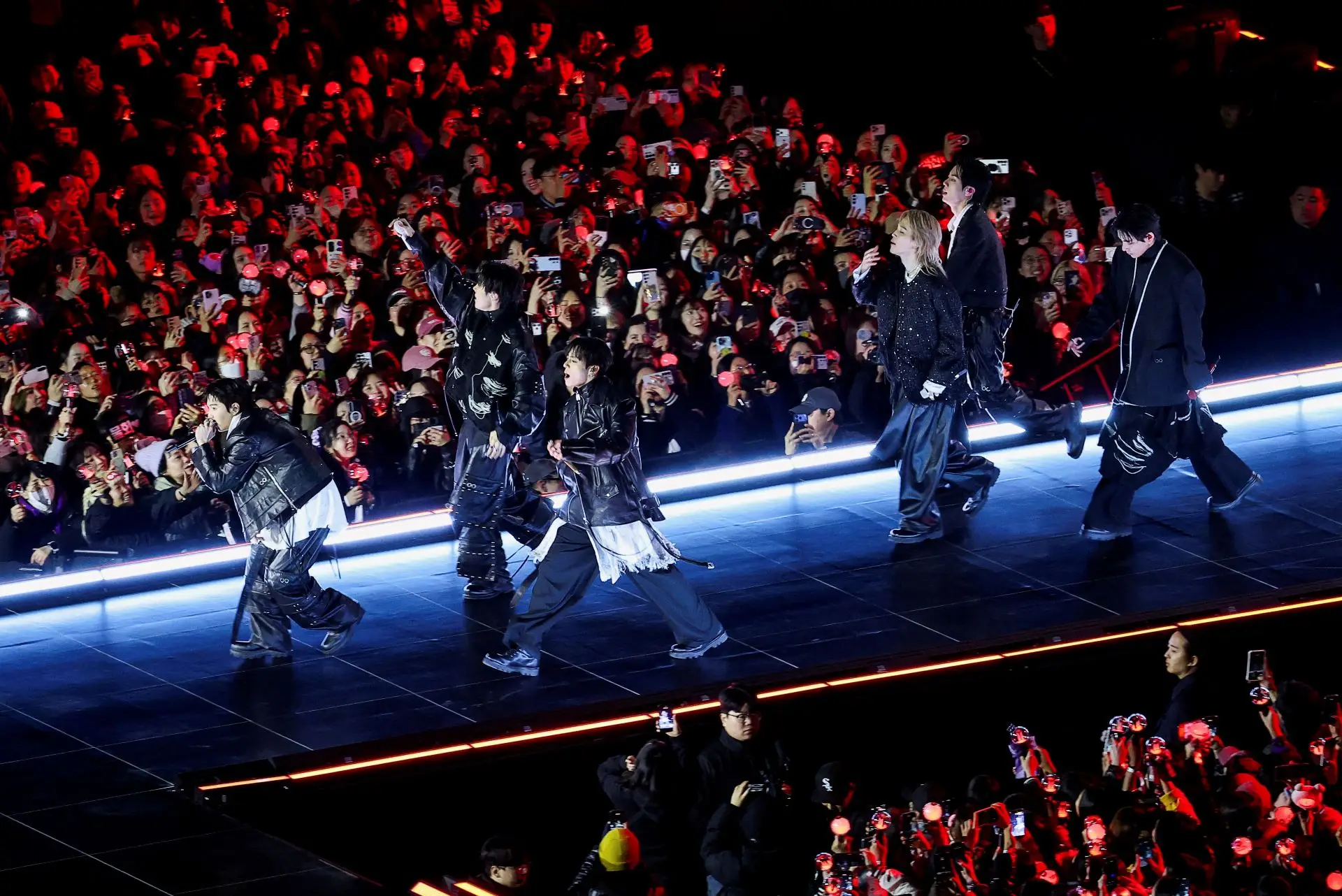 2026-03-21T171417Z_1_LYNXMPEM2K09V_RTROPTP_4_MUSIC-BTS-CONCERT_red.jpg
