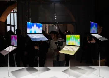 Custo-benefício? Apple lança mais baratos MacBook Neo e iPhone 17e; conheça