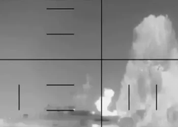 Naufrágio de navio iraniano pelos EUA aumenta pressão sobre Modi na Índia