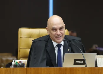 Mensagens entre Vorcaro e Moraes ampliam pressão no STF e Corte vê situação ‘difícil’
