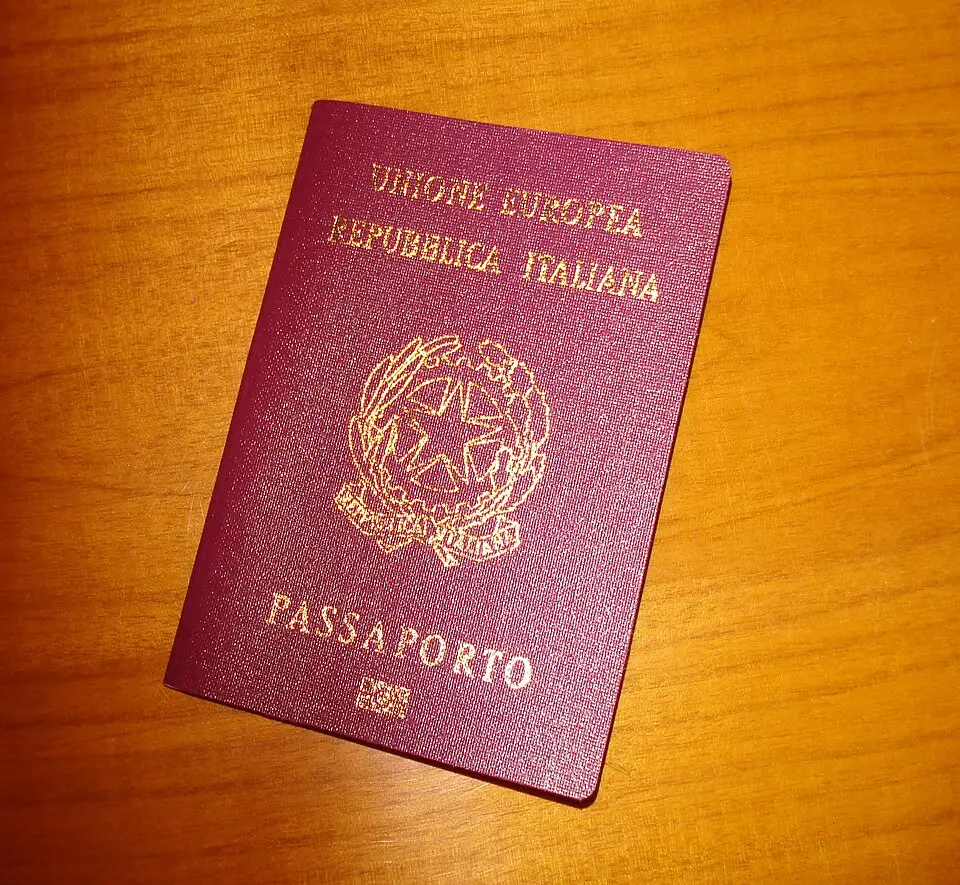 960px-Italian_Passport.jpg