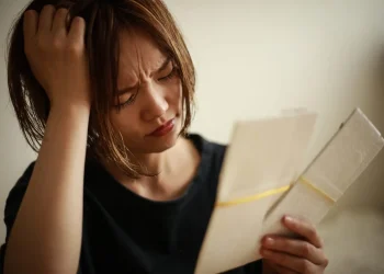 Dois terços das pessoas evitam festas por falta de dinheiro