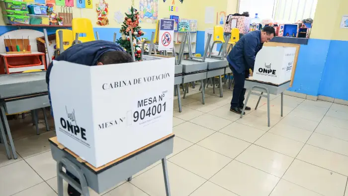 Cabine_Eleitoral_Peru.jpg