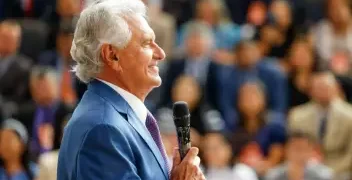 Caiado deixará mandato com formação de aliança em busca de eleger sucessor em Goiás