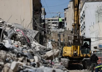 Israel ataca centro de Beirute em expansão da guerra