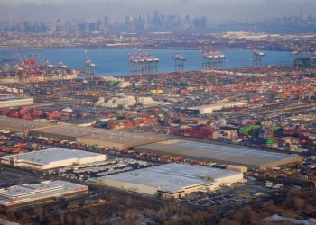 Globalização enfrenta sua próxima crise, com logística afetada e risco de inflação