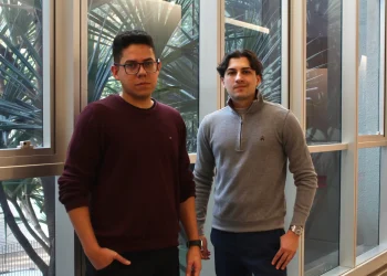 Com time de 8 pessoas, startup de IA fatura R$ 1 mi e cria assistente para estudantes