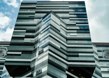 PF prepara relatório sobre menções a políticos encontradas em celular de Vorcaro