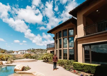 Super-ricos mudam forma de comprar casas, e mercado imobiliário vira clube exclusivo