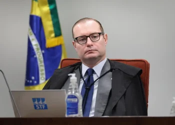 Zanin suspende eleição indireta no Rio e mantém presidente do TJ como governador