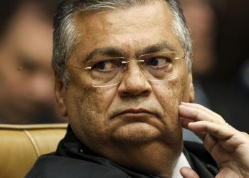 Dino libera exibição de documentário sobre grupo Arautos do Evangelho