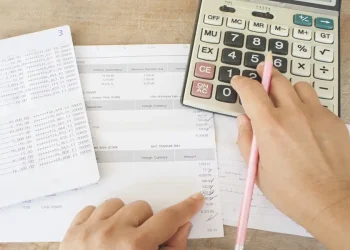 veja o que governo negocia com bancos para aliviar bolso das famílias