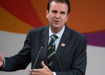 Eduardo Paes deixa prefeitura do Rio com legado de obras e projetos não concluídos