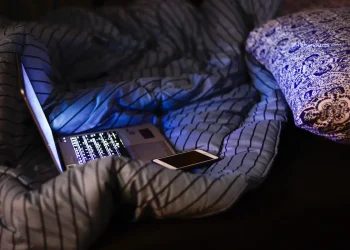 Violência sexual na internet atinge 1 em cada 5 adolescentes no Brasil